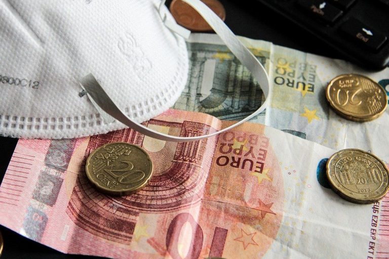 Αποζημίωση 800 ευρώ: Το πρόβλημα με το IBAN - Ημερομηνίες επόμενων πληρωμών - Media