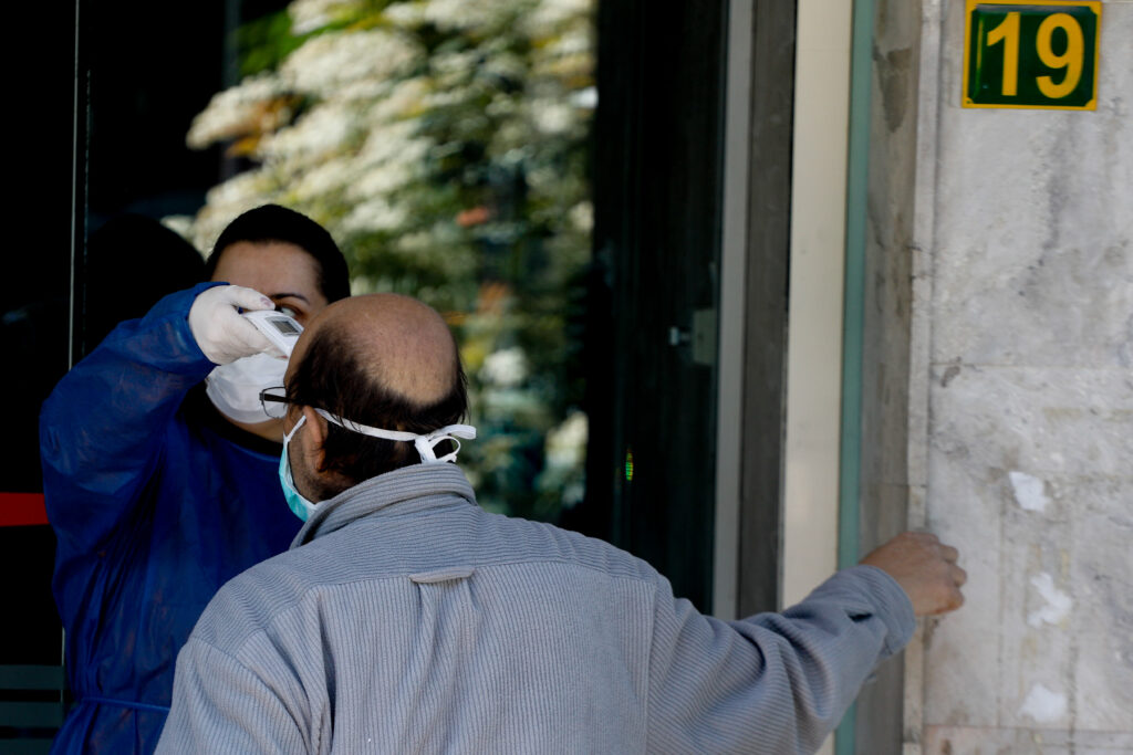 «Κεραυνοί» του προέδρου του ΕΟΔΥ για την κλινική στο Περιστέρι - «Δεν τηρούσαν τα μέτρα» (Video) - Media