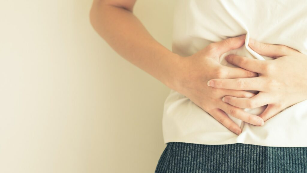 Πόνος στο στομάχι: Οι 11 πιθανές αιτίες - Media