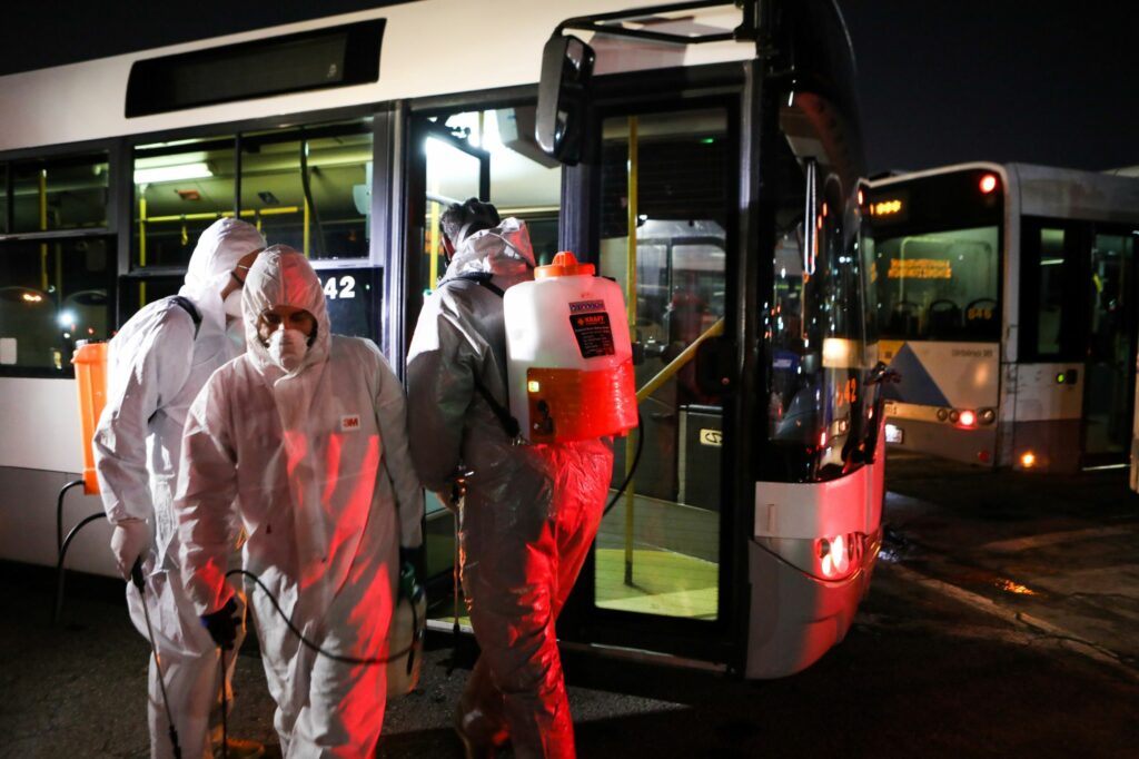 Έρευνα:  Οι πολίτες πιστεύουν ότι στα Μέσα Μεταφοράς «κυκλοφορεί» περισσότερο ο κορωνοϊός - Media