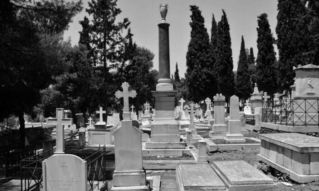 Να κλείσουν τα νεκροταφεία των Τρικάλων για 2 μήνες προτείνει ο Δήμος – Δεν έχουν χώρο να θάψουν τους νεκρούς - Media