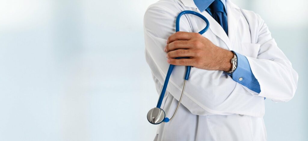 Συγκλονιστική μαρτυρία συγγενούς του πνευμονολόγου που «νικήθηκε» από τον κορωνοϊό: «Δεν μπορώ να αφήσω τους ασθενείς μου» - Media