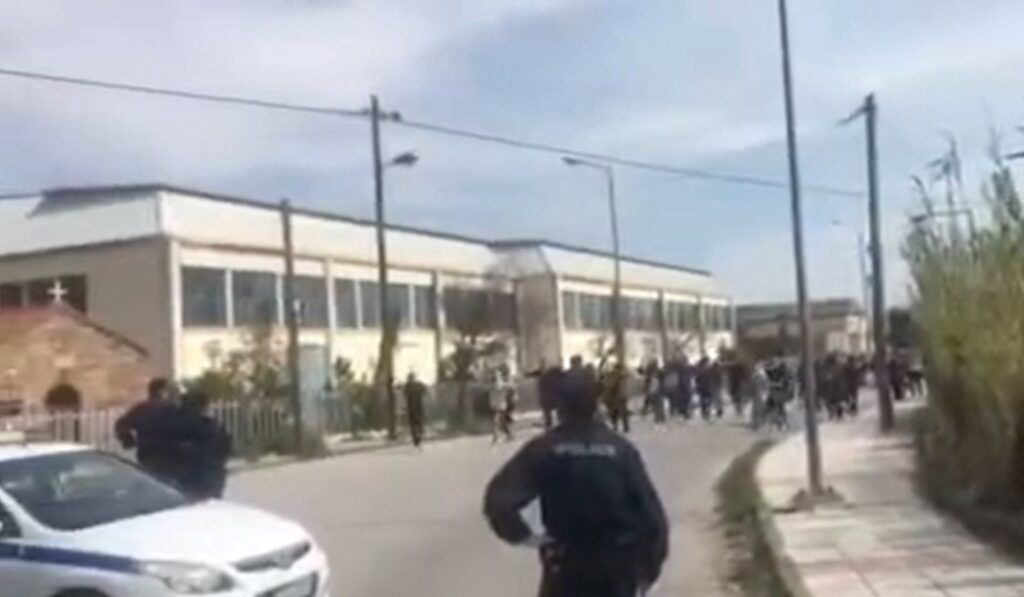 Ένταση στο Δροσερό Ξάνθης: Διαμαρτυρία από κατοίκους του οικισμού Ρομά (Video) - Media