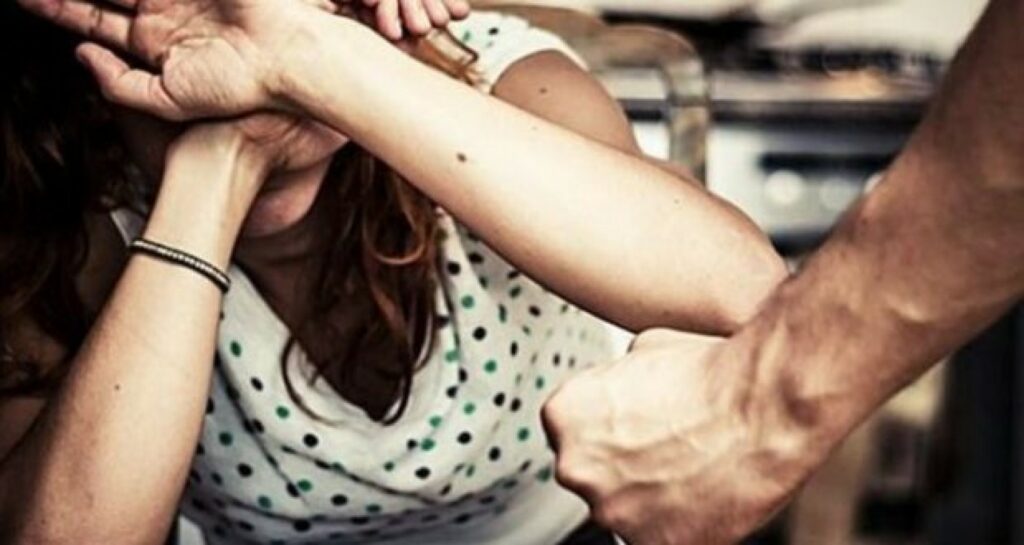 Μακεδονία: Ο πρώην σύζυγος και η νέα σύντροφός του την ξυλοκόπησαν – Έφτασαν μέχρι τον Άρειο Πάγο - Media
