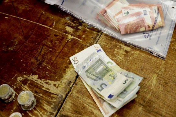 Κορωνοϊός-Εφορία: Ανατροπές σε πρόστιμα και φορολογικούς ελέγχους - Ποιοι «γλιτώνουν» - Media