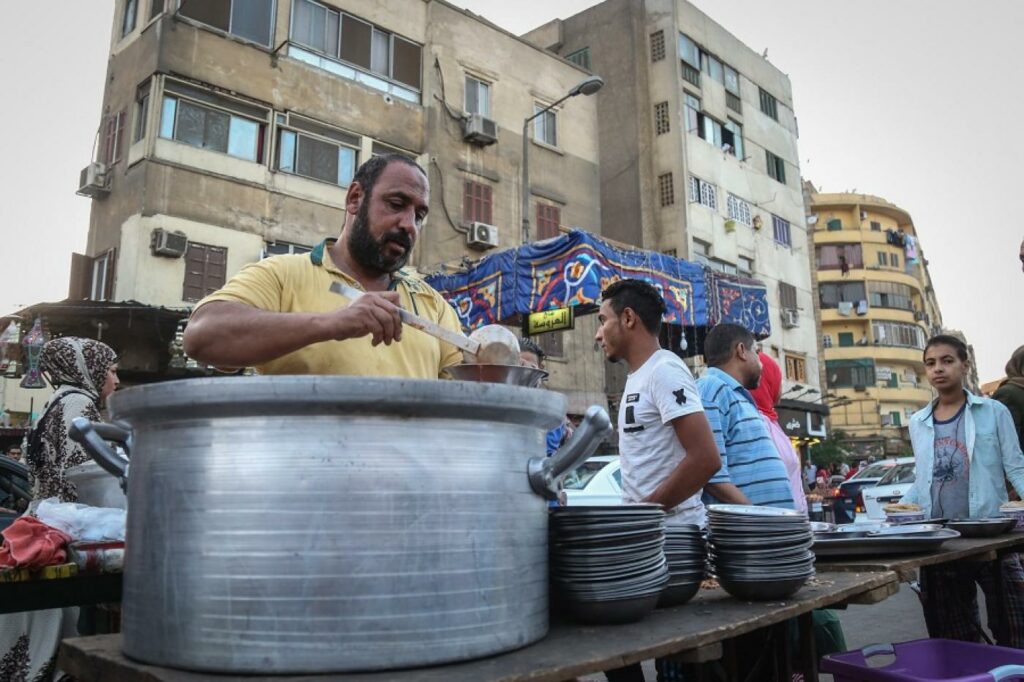 Σοκ στην Αίγυπτο: Απαγόρευση των γευμάτων «ιφτάρ» λόγω κορωνοϊού - Media