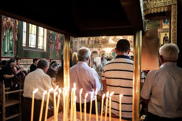 «Αναδίπλωση» Ιεράς Συνόδου: Δεν προτρέπουμε τους πιστούς να έρθουν στις εκκλησίες την Μεγάλη Εβδομάδα - Media