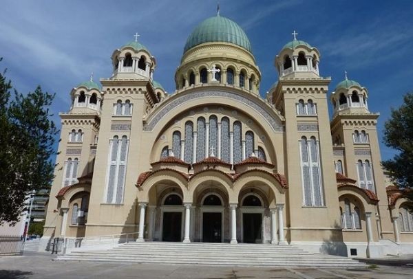 Χριστιανικά Σωματεία μαζεύουν υπογραφές για να ανοίξουν οι εκκλησίες την Ανάσταση - Media