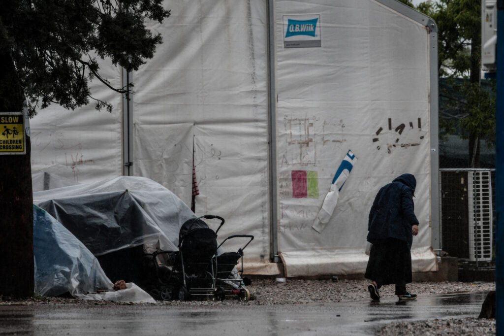 Θετικό κρούσμα στη δομή προσφύγων στη Μαλακάσα  - Media