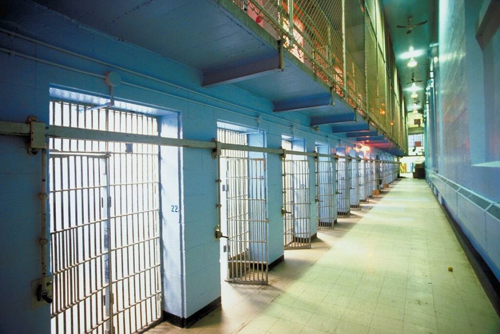 «Εκρηκτικό»  κλίμα στις φυλακές λόγω κορωνοϊού - Αποφυλακίσεις και μέτρα προστασίας ζητούν οι κρατούμενοι - Media