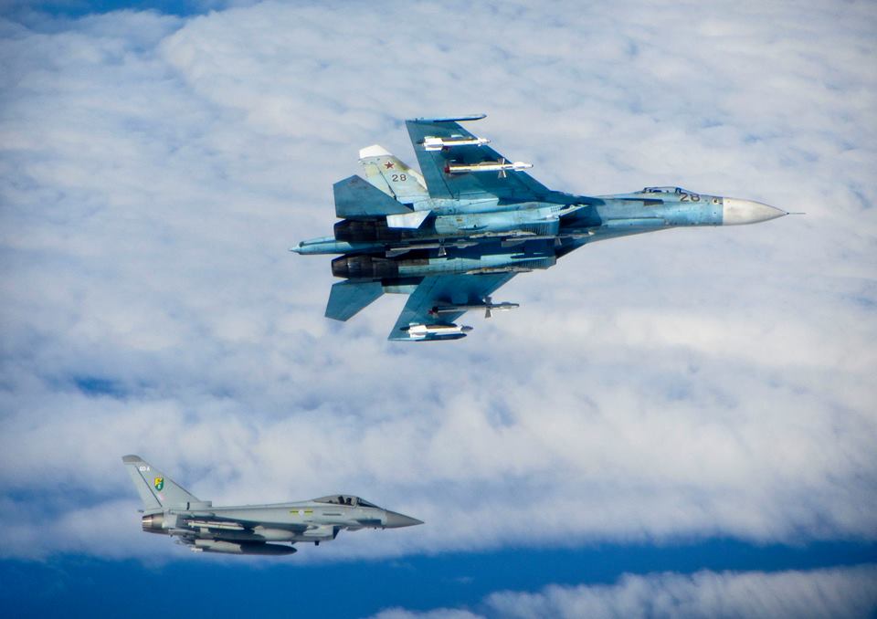 Ρωσικά Su-27 αναχαίτισαν βελγικό F-16 στη Βαλτική - Media