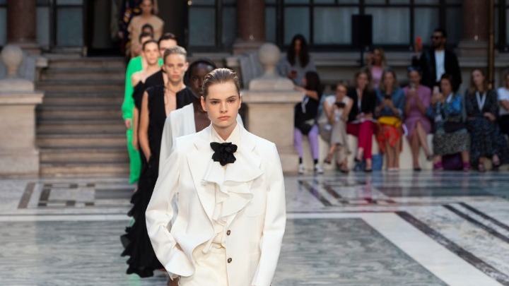 Κορωνοϊός: Ψηφιακή θα είναι φέτος η Εβδομάδα Μόδας του Λονδίνου - Media