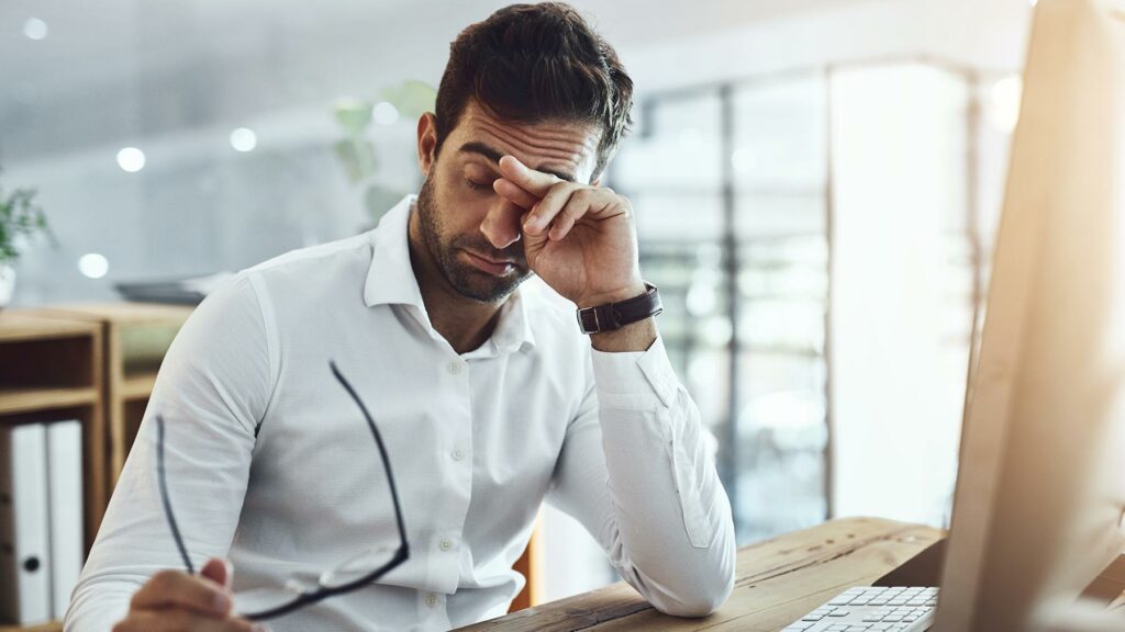 Κι όμως, το κάνεις λάθος: Οκτώ λόγοι για τους οποίους δεν πρέπει να τρίβετε τα μάτια σας - Media