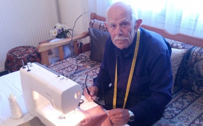 Μαγνησία: 90χρονος ράφτης ράβει μάσκες για τον κορωνοϊό - Media