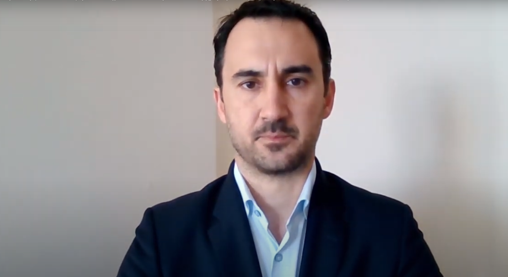 Χαρίτσης: Οι πολλαπλές προκλήσεις της εποχής απαιτούν ριζική αλλαγή παραδείγματος, όχι επιστροφή στο χθες όπως κάνει η κυβέρνηση - Media