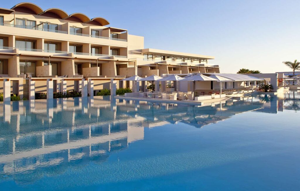 Σε βαθιά κρίση ο τουρισμός – Λουκέτο σε 3.000 ξενοδοχεία - Media