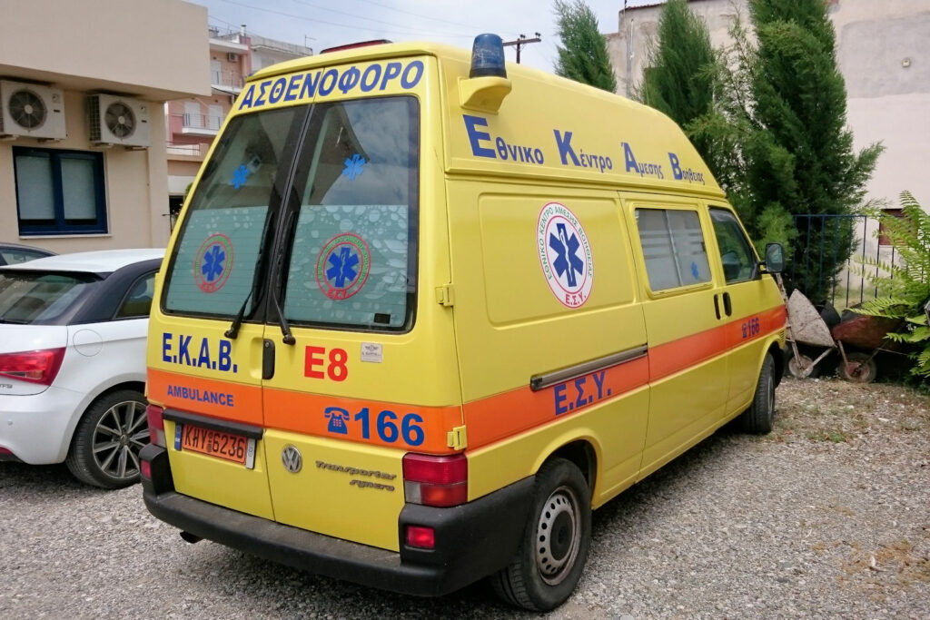 Άγραφα: Έπεσε με το αυτοκίνητό του από ύψος 15 μέτρων και σκοτώθηκε - Media