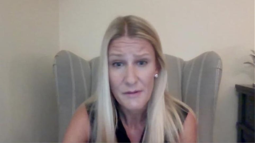 Αμερικανίδα γιατρός έχασε την επιμέλεια της κόρης της επειδή φροντίζει ασθενείς με κορωνοιο (video) - Media