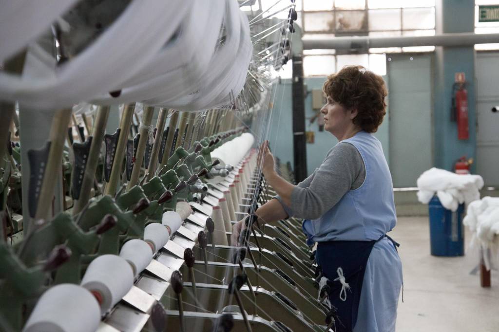 Τέσσερις μεγάλες κλωστοϋφαντουργίες άντεξαν στην κρίση αλλά τις κατέβαλε ο κορωνοϊός - Λουκέτα και διαθεσιμότητες - Media