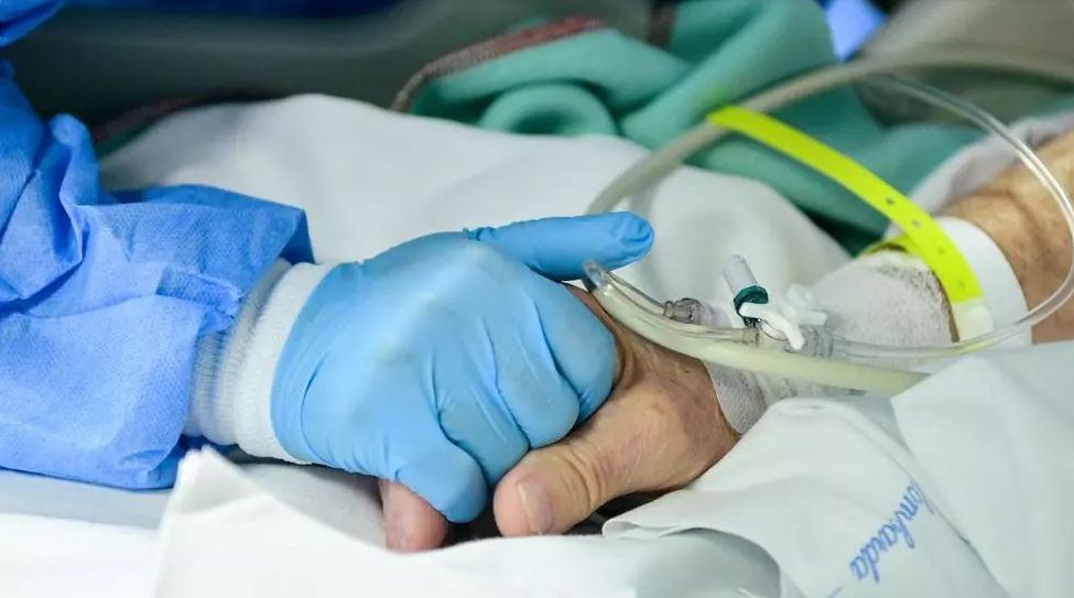 Κορωνοϊός-ΗΠΑ: Μια κηδεία, ένα πάρτι γενεθλίων, και μια γυναίκα-φορέας του ιού που απέφεραν πάνω από 15 μολύνσεις και 3 νεκρούς - Media