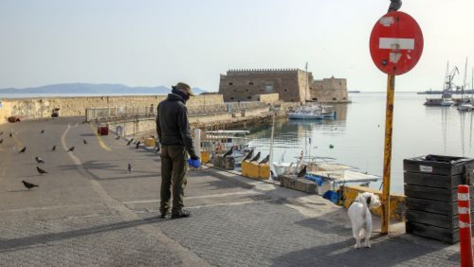 Έκλεισε ο βόρειος λιμενοβραχίονας στο λιμάνι του Ηρακλείου - Μέχρι και 2.000 άτομα κυκλοφορούσαν ταυτόχρονα - Media