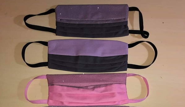 «Ντιζαϊνάτες» μάσκες κατά κορωνοϊού ραμμένες από τις «Μοδίστρες Άμεσης Ανάγκης» (Photos) - Media