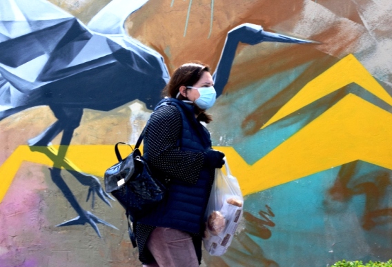 Κορωνοϊός-ΕΟΔΥ: Πώς βάζουμε και βγάζουμε σωστά τη μάσκα (Video) - Media