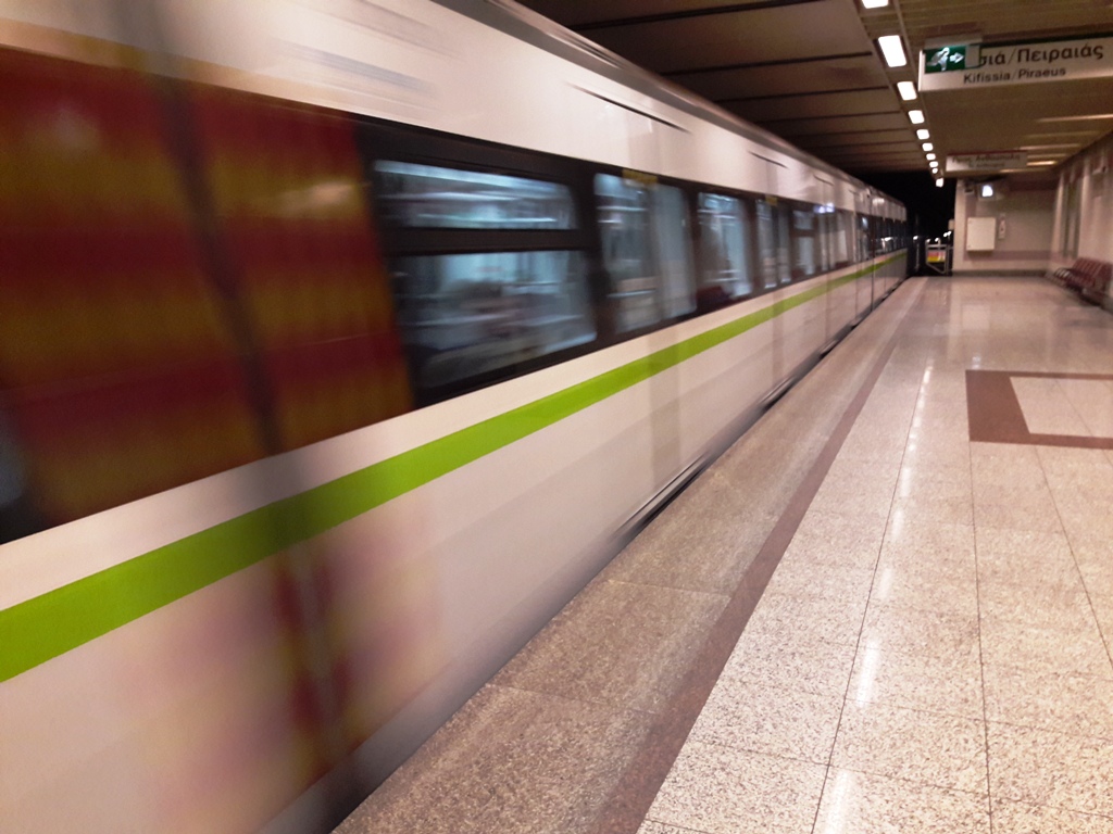 Μάσκες στα ΜΜM: Άλλα λέει ο υπουργός και άλλα το PDF (Photo) - Media