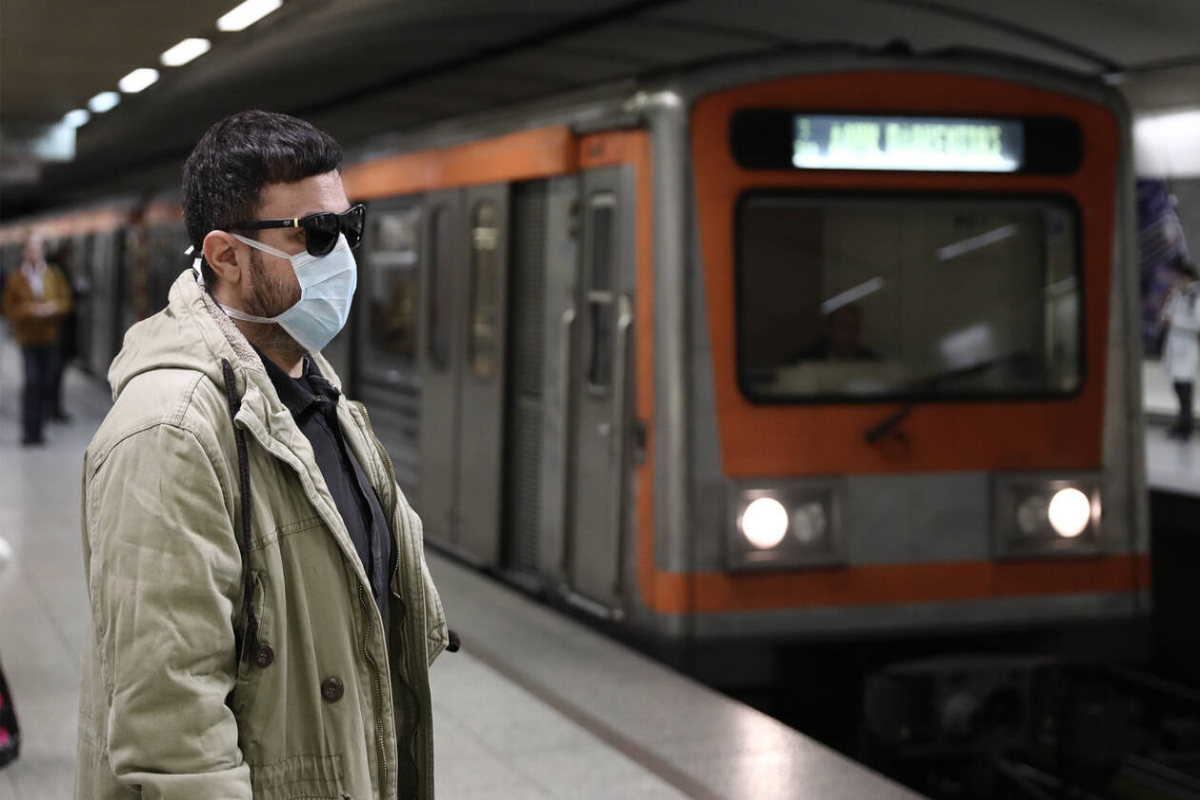 Κορωνοϊός-έρευνα: Η μάσκα δεν προστατεύει πλήρως, χρειάζεται και η απόσταση - Τι συμβαίνει στα Μέσα Μεταφοράς - Media