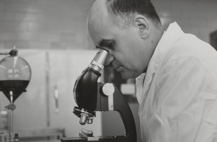 Μορίς Χίλμαν: Ο μικροβιολόγος που έσωσε τις περισσότερες ζωές τον 20ο αιώνα - Δημιούργησε 40 εμβόλια  - Media