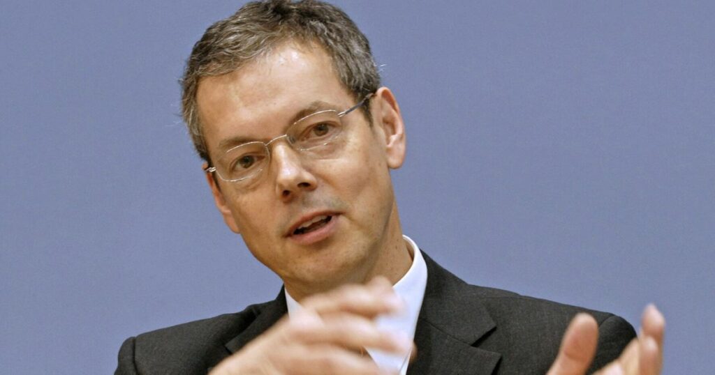 «Καμπανάκι» Μπόφινγκερ: Αν χρησιμοποιηθεί ο ESM, δεν θα έχουμε χρήματα για την επόμενη κρίση του ευρώ - Media