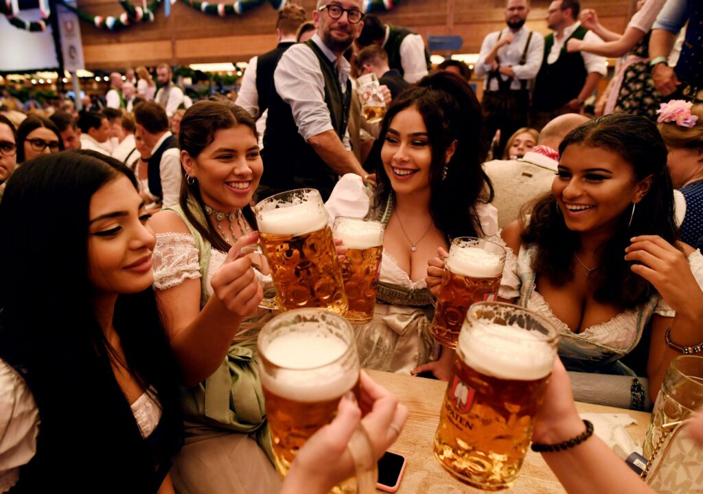 Oktoberfest τέλος - Η διασημότερη γιορτή μπίρας στον κόσμο δεν θα γίνει  λόγω κορωνοϊού - Media