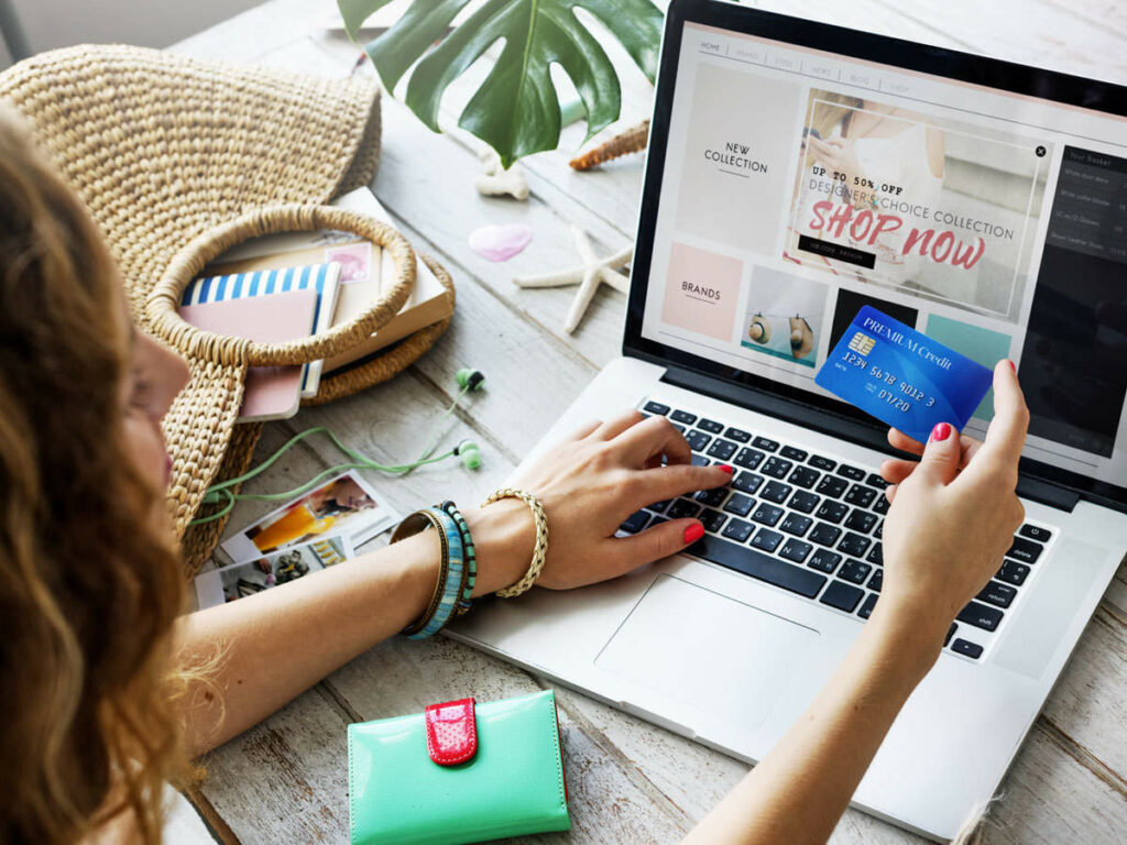 «Εκτίναξη» των online αγορών έφερε ο κορωνοϊός - Media