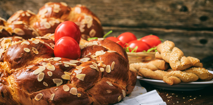 Πασχαλιάτικα εδέσματα από τους σεφ της «σχεδίας» για τους κοινωνικά αποκλεισμένους συμπολίτες μας - Media