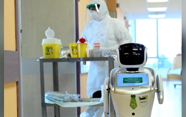 Koρωνοϊός: Νοσοκομείο της Λομβαρδίας επιστράτευσε έξι... ρομπότ στη μάχη κατά του Covid-19 (Photos) - Media