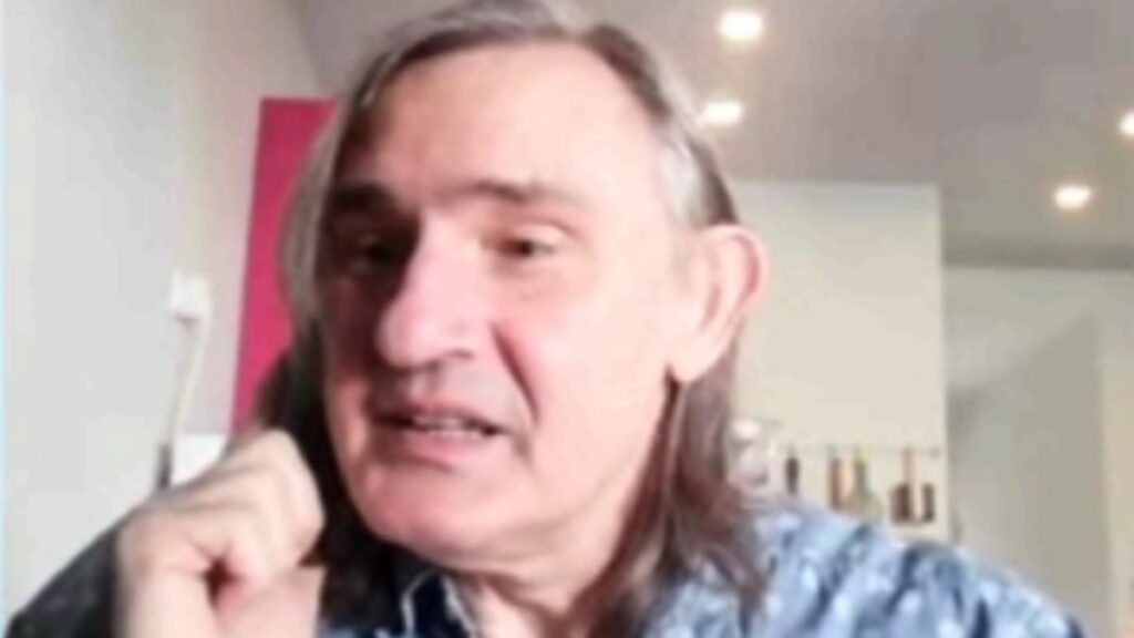 «Μου λείπουν…» - Εξομολόγηση καρδιάς από τον Άκη Σακελλαρίου (Video) - Media