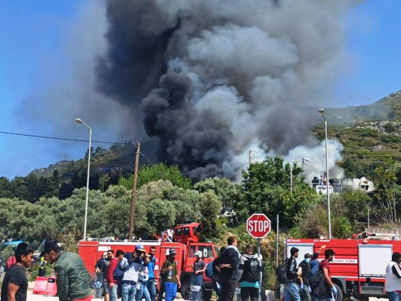 Μεταναστευτικό: Εκτάκτως στη Σάμο ο Μηταράκης μετά τις φωτιές και τα επεισόδια μεταναστών στο Βαθύ - Media