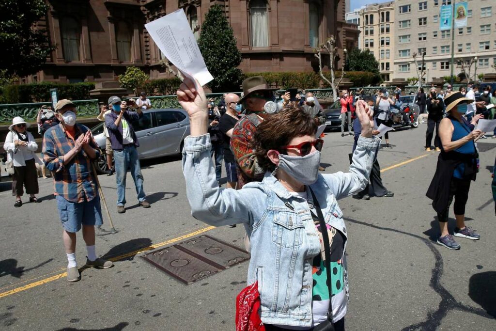Σαν Φρανσίσκο: Τόνι Μπένετ και κάτοικοι τραγουδούν το «I Left My Heart in San Francisco» μέσω διαδικτύου (Video) - Media