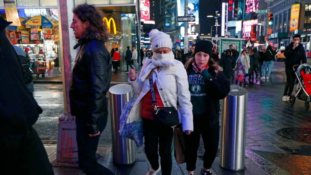 Κορωνοϊός-Νέα Υόρκη: Έκκληση δημάρχου στους πολίτες να φορούν φουλάρι ή μπαντάνα - Ο ιός μεταδίδεται και μέσω αέρα! - Media