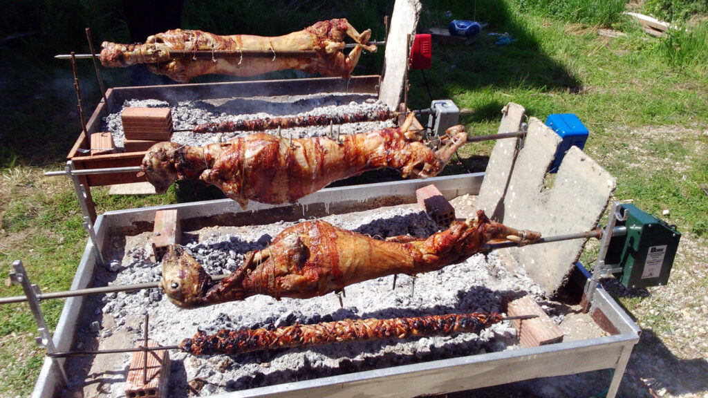 Πάσχα: Πού επιτρέπεται το σούβλισμα και πού όχι - Media