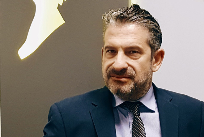 «Ήταν υγιέστατος κι έφυγε, τον πήρε ο ιός» - Συγκλονίζει ο γιος του Νικόλαου Σπανού που «έσβησε» την Παρασκευή - Media
