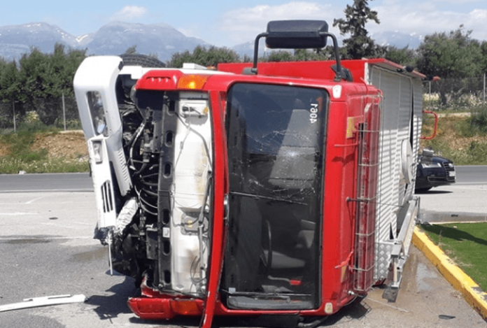 Κρήτη: Καραμπόλα τριών αυτοκινήτων – Ανετράπη Πυροσβεστικό όχημα (Photos) - Media