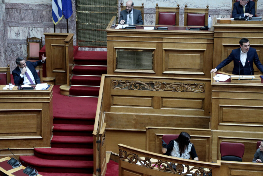 Τον Μητσοτάκη φέρνει στη Βουλή ο Τσίπρας με ερώτηση για την «εξευτελιστική» κατάρτιση των voucher - Media