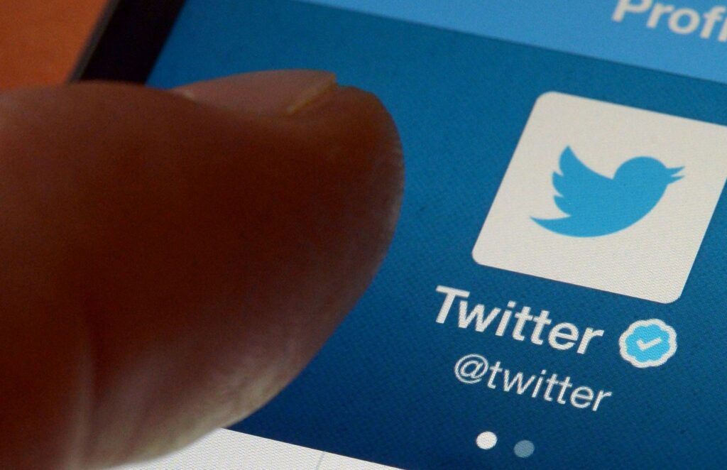 To Twitter πλέον μοιράζεται προσωπικά δεδομένα των χρηστών με διαφημιστές - Media