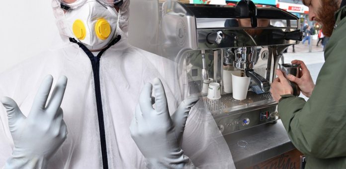 Βόλος: Παρά την απαγόρευση άνοιξε καφετέρια και σέρβιρε σε πελάτες - Media