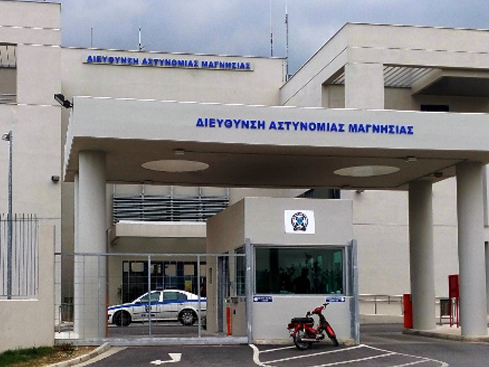 «Έφαγα με λίγους γείτονες για τη γιορτή μου»: Τι λέει ο ιδιοκτήτης ταβέρνας που συνελήφθη στο Βόλο - Media