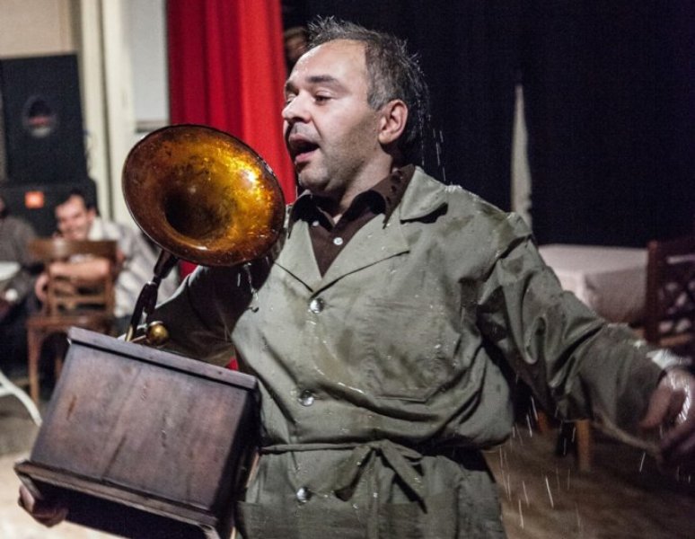 Έπος: Ο «Ζήκος» από τη Νάουσα δίνει συμβουλές για τον κορωνοϊό (Video) - Media