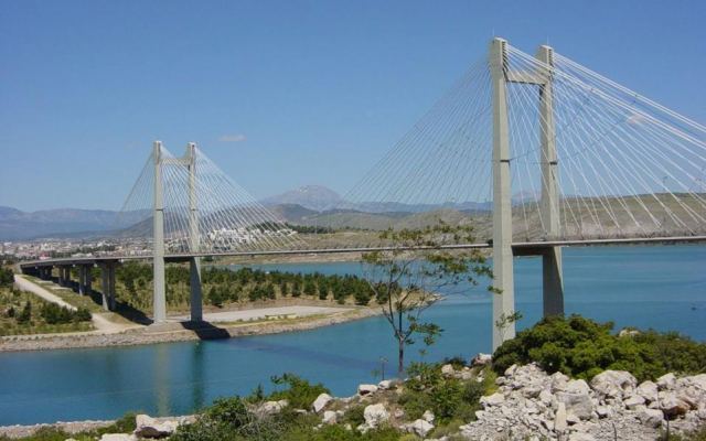 Χαλκίδα: Γυναίκα έπεσε από τη μεγάλη γέφυρα - Media