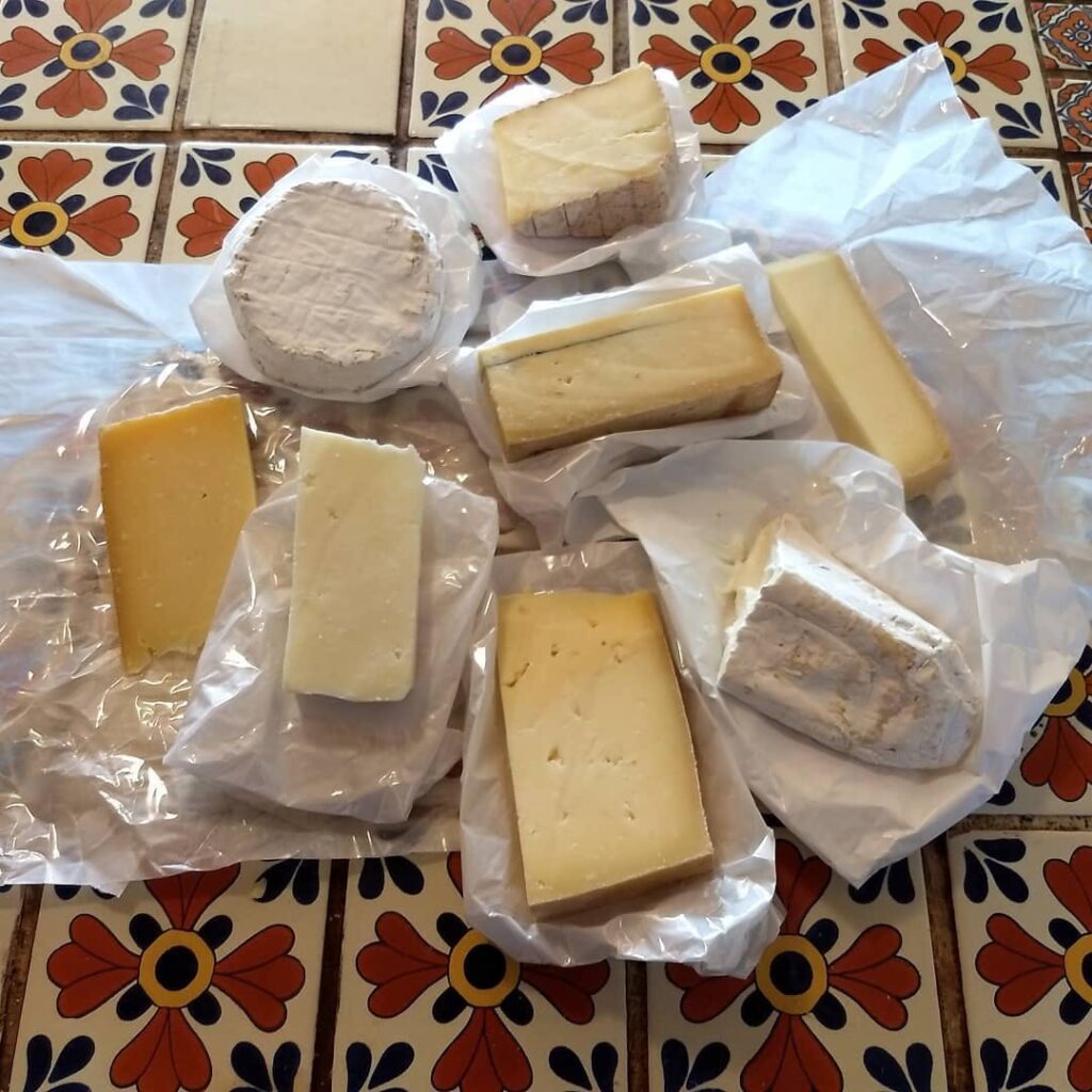 Γαλλία: «Φάτε τυρί» ζητούν από τους πολίτες οι εταιρείες γαλακτοκομικών - Media