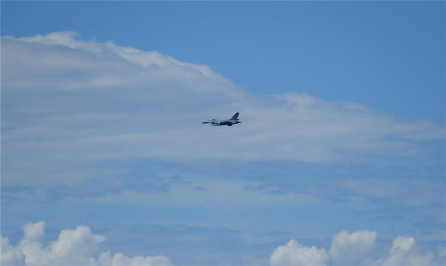 Φωτογραφίες από το ελικόπτερο του ΥΠΕΘΑ που παρενόχλησαν τουρκικά F16 - Media